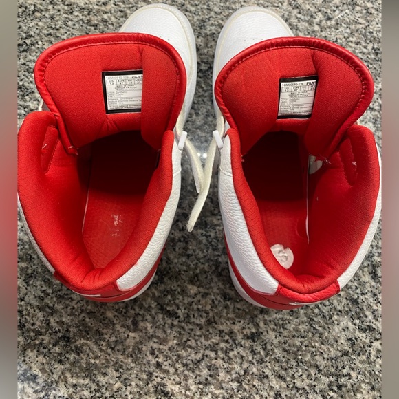 Men Fila size 13 - Picture 6 of 8